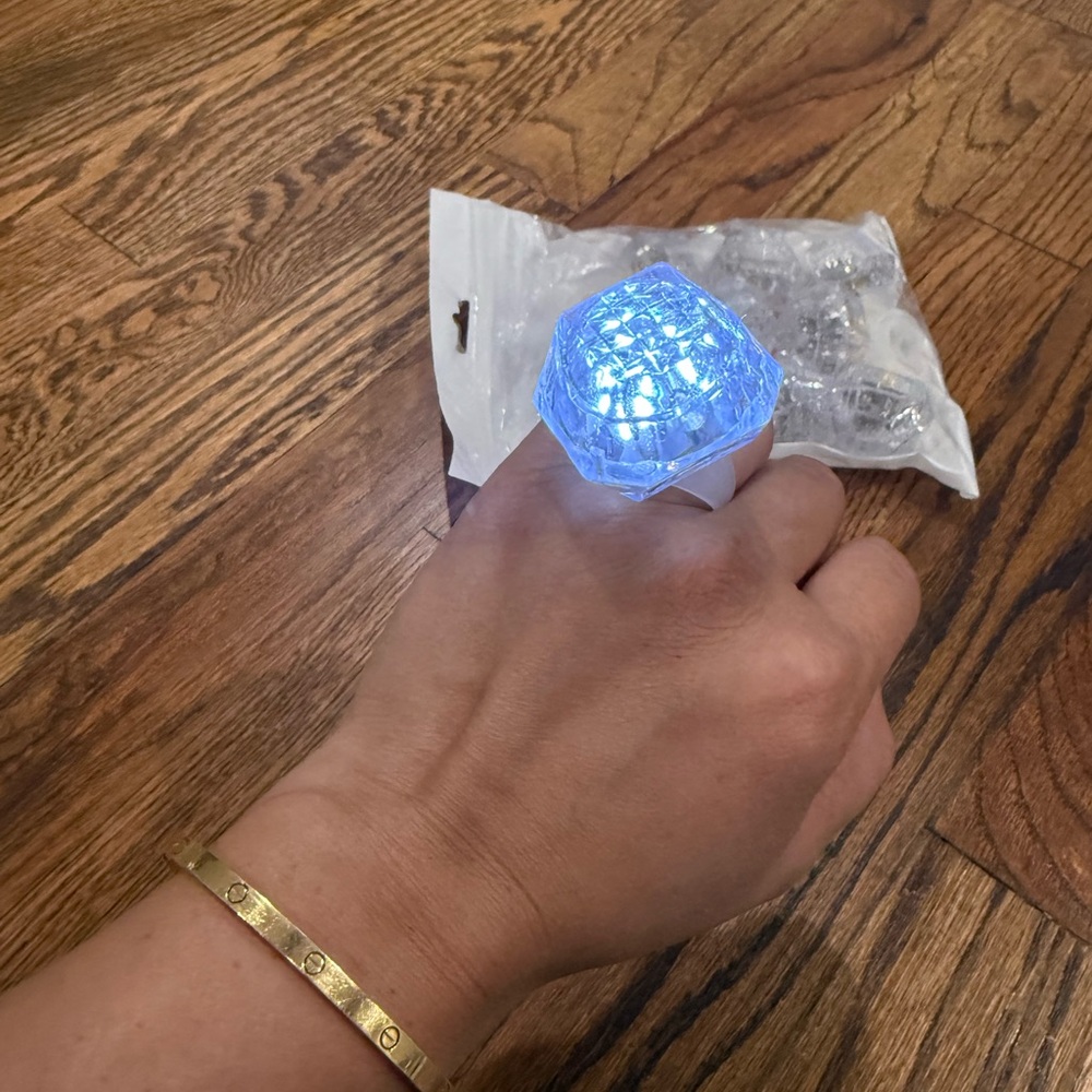 10 light up engagement rings for bachelorette party or shower!